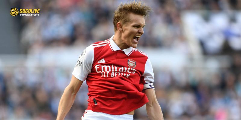 Hàng công hủy diệt của Arsenal sẵn sàng "bắn phá" khung thành đội khách để giữ vững ngôi đầu